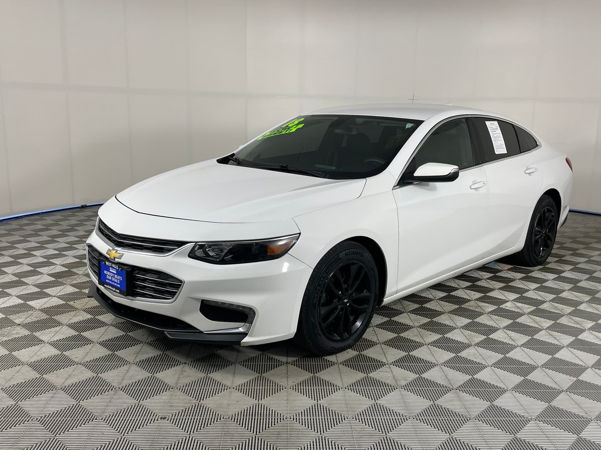 2018 Chevrolet Malibu LT — photo 1 of 25