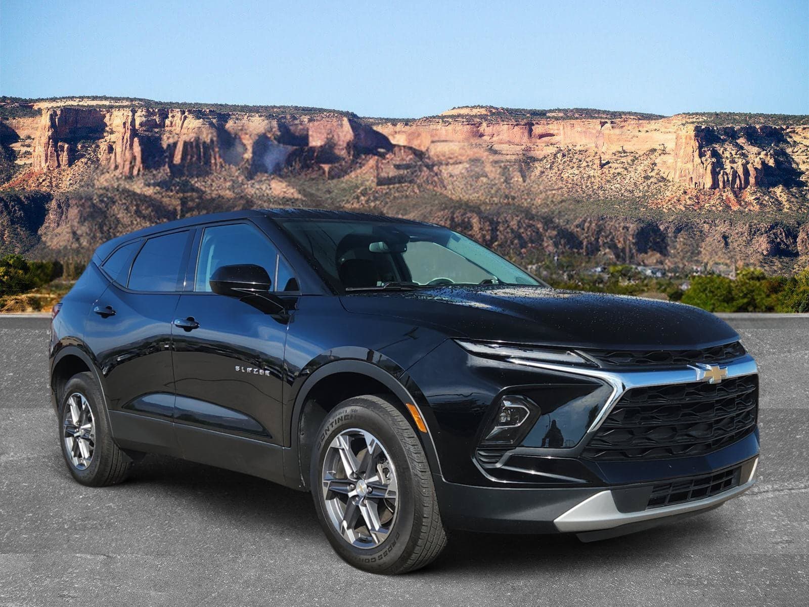 2025 Chevrolet Blazer LT — photo 1 of 23