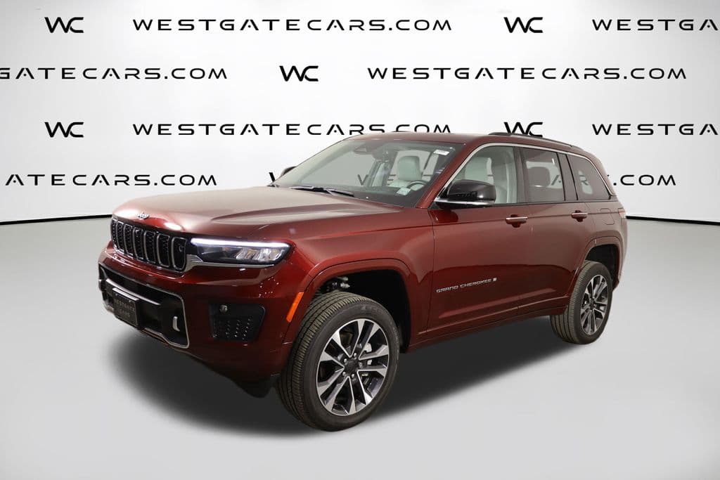 2023 Jeep Grand Cherokee Overland — photo 1 of 51