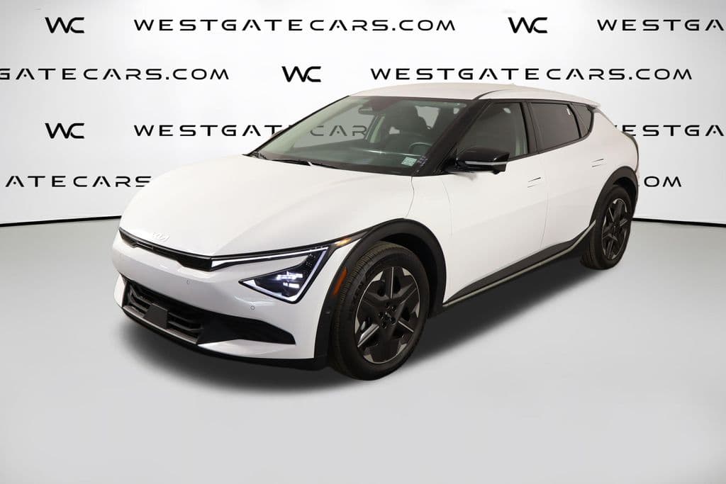 2025 Kia EV6 Light — photo 1 of 47