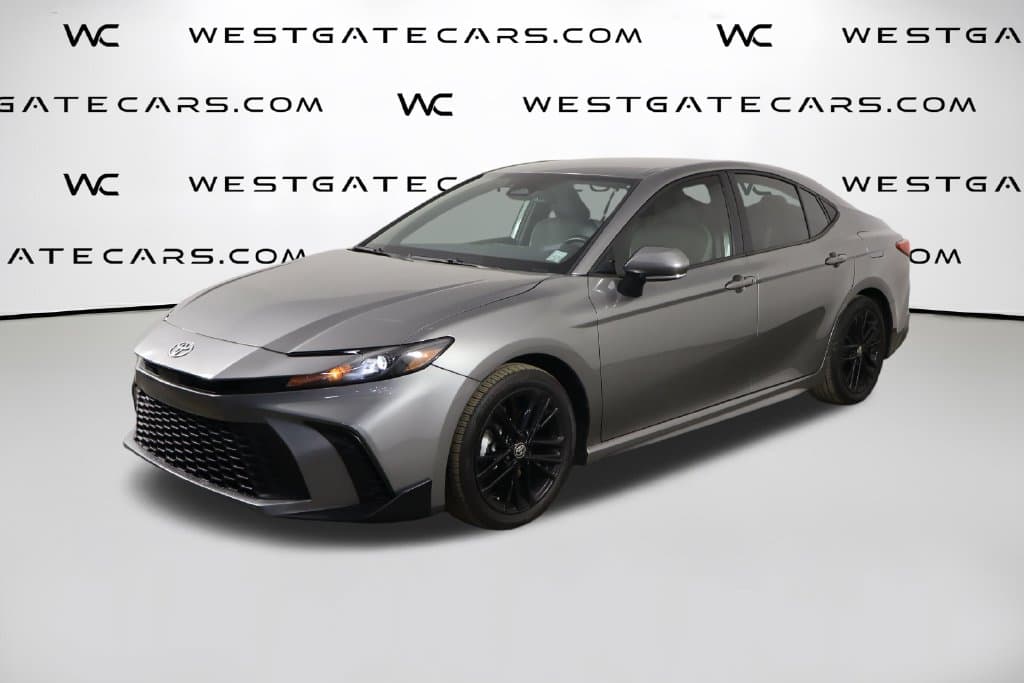 2025 Toyota Camry SE — photo 1 of 50