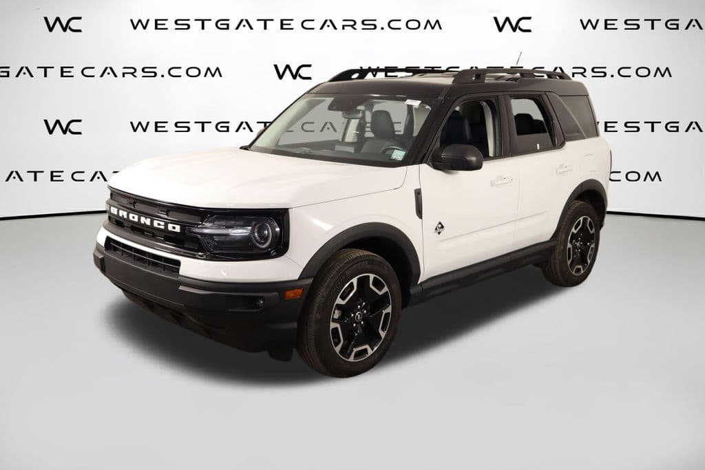 2023 Ford Bronco Sport Outer Banks — photo 1 of 48