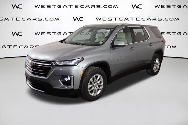 2023 Chevrolet Traverse Base — photo 1 of 50