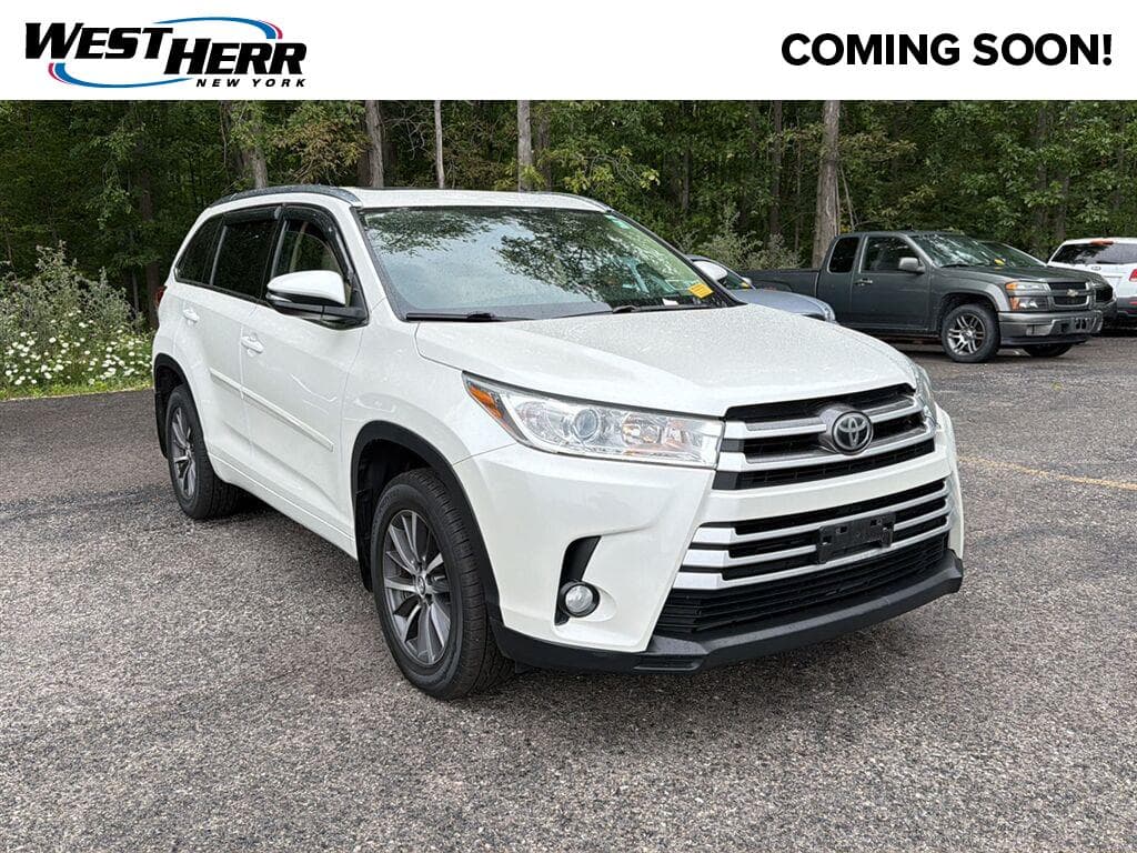 2017 Toyota Highlander XLE — photo 1 of 24