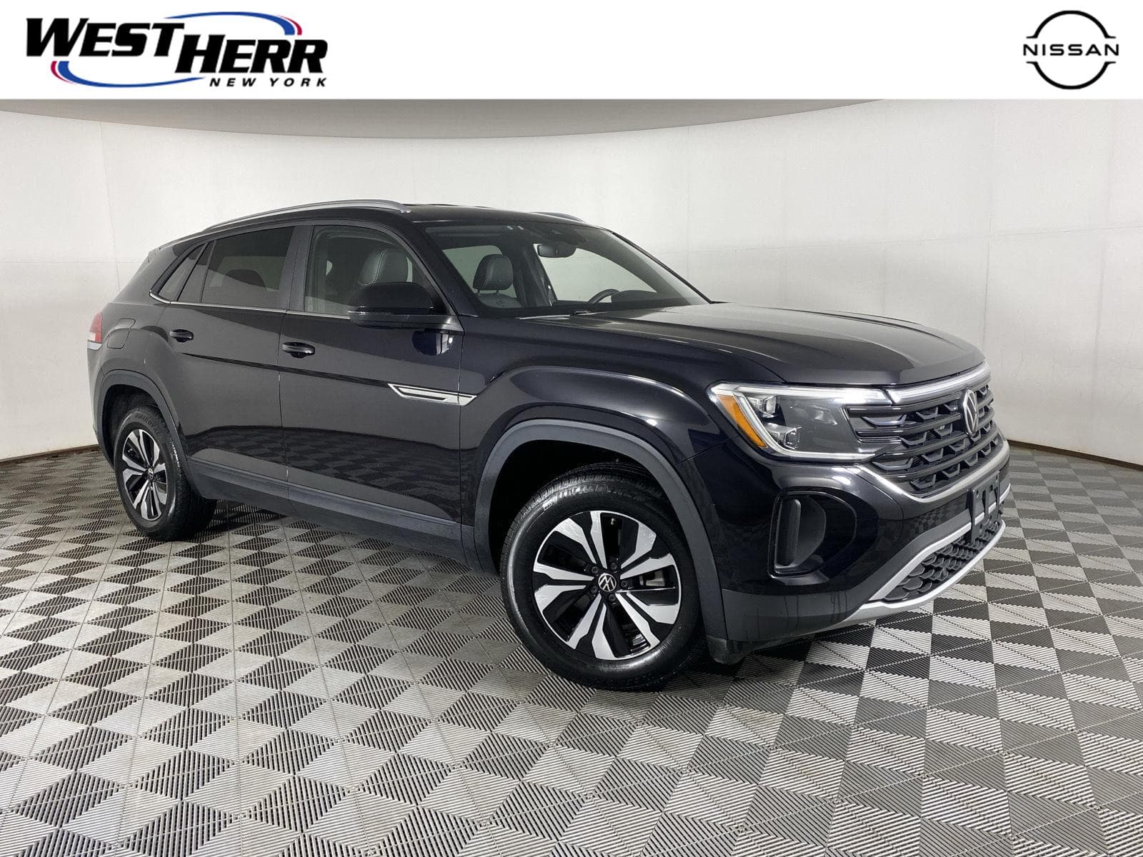 2024 Volkswagen Atlas Cross Sport 2.0T SE — photo 1 of 28