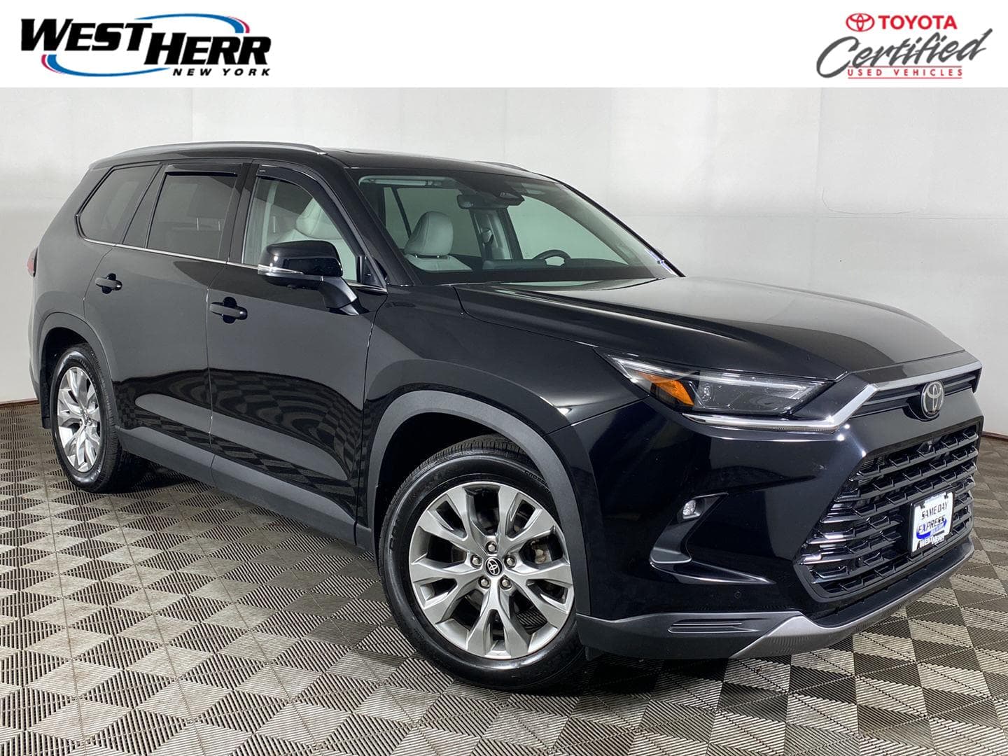 2025 Toyota Grand Highlander Hybrid Limited — photo 1 of 33