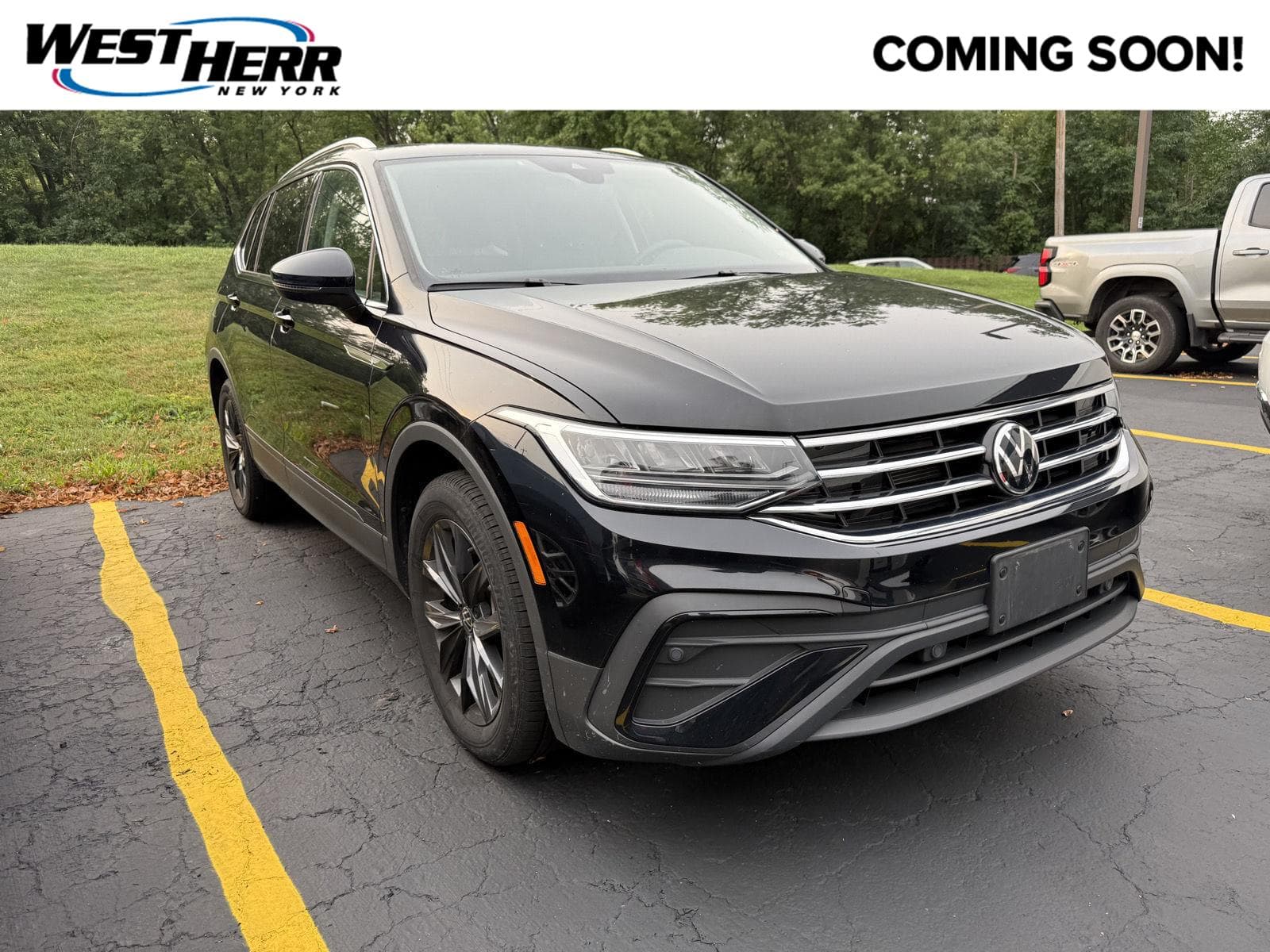 2024 Volkswagen Tiguan SE — photo 1 of 24