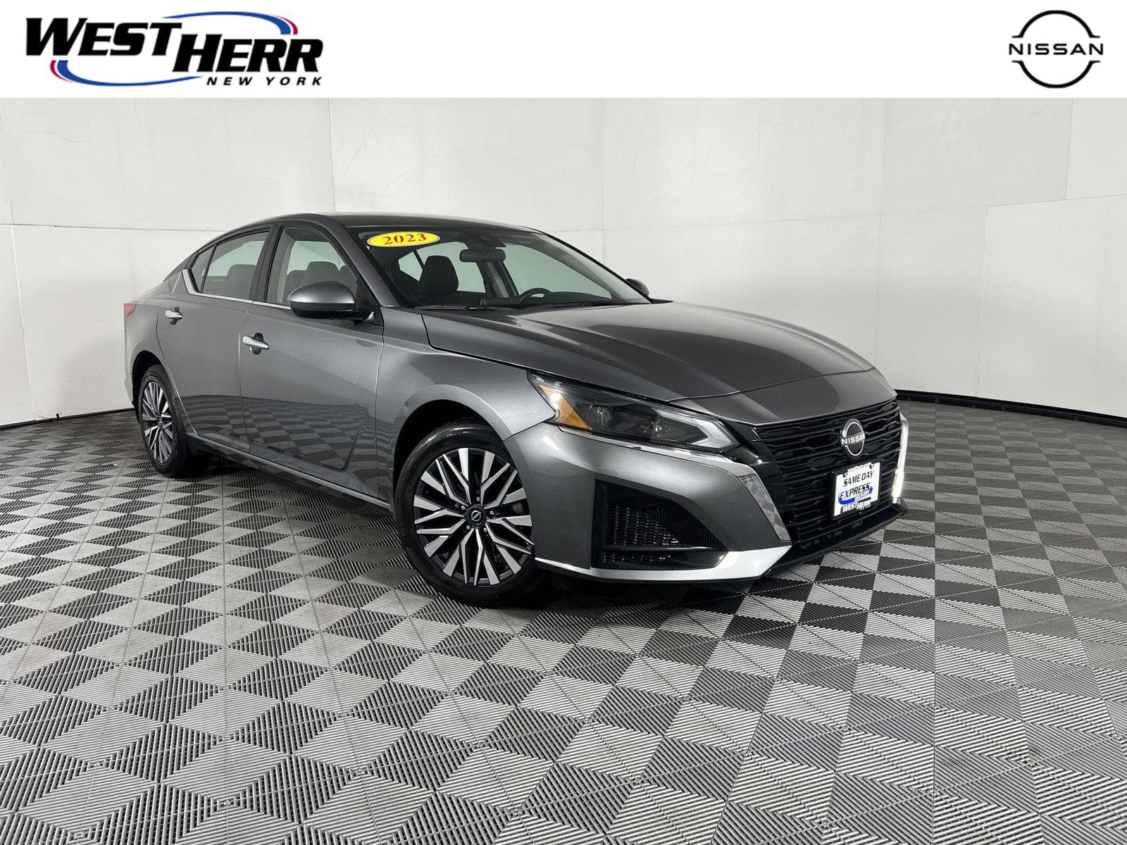 2023 Nissan Altima 2.5 SV — photo 1 of 28