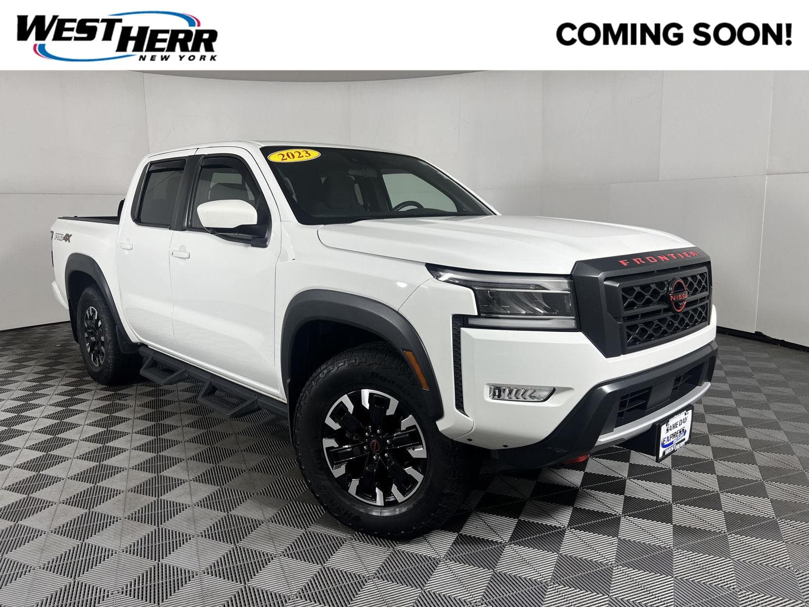2023 Nissan Frontier PRO-4X — photo 1 of 25