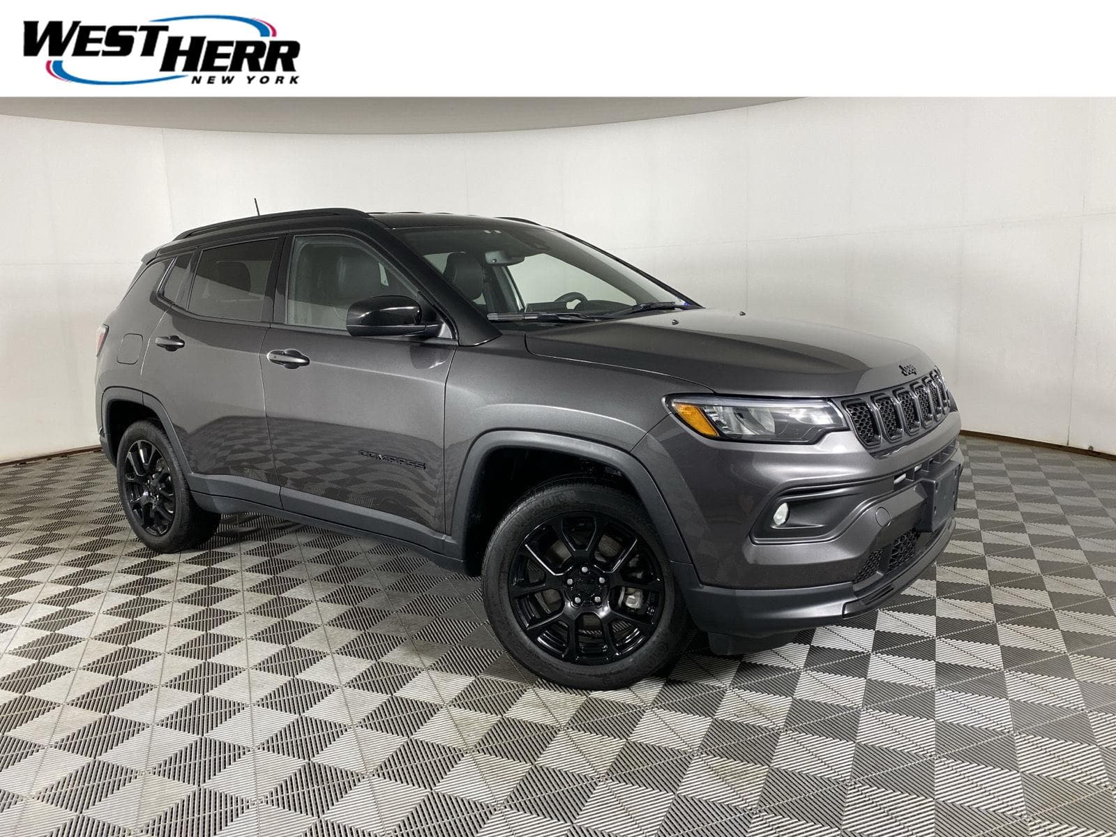 2023 Jeep Compass Altitude — photo 1 of 28