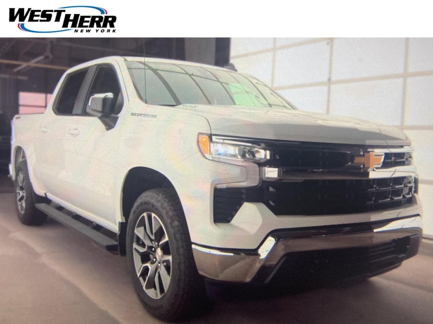 2024 Chevrolet Silverado 1500 LT — photo 1 of 9