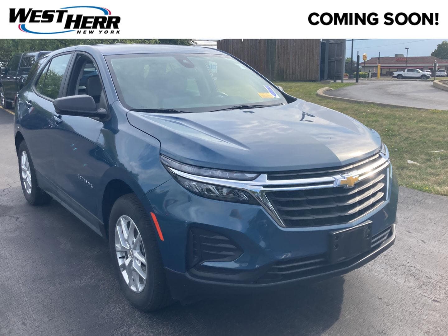 2024 Chevrolet Equinox LS — photo 1 of 21