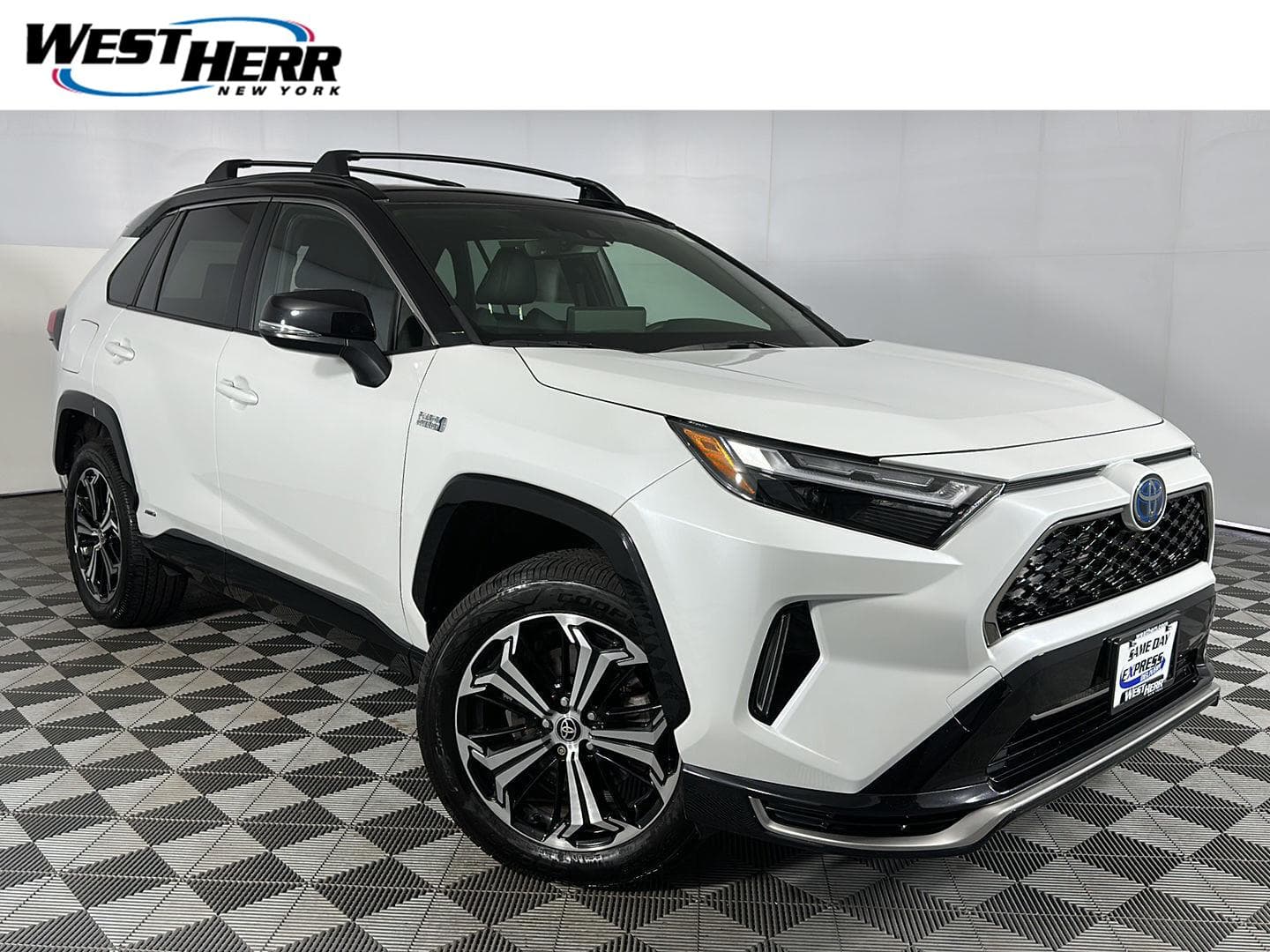 2023 Toyota RAV4 Prime XSE — photo 1 of 32