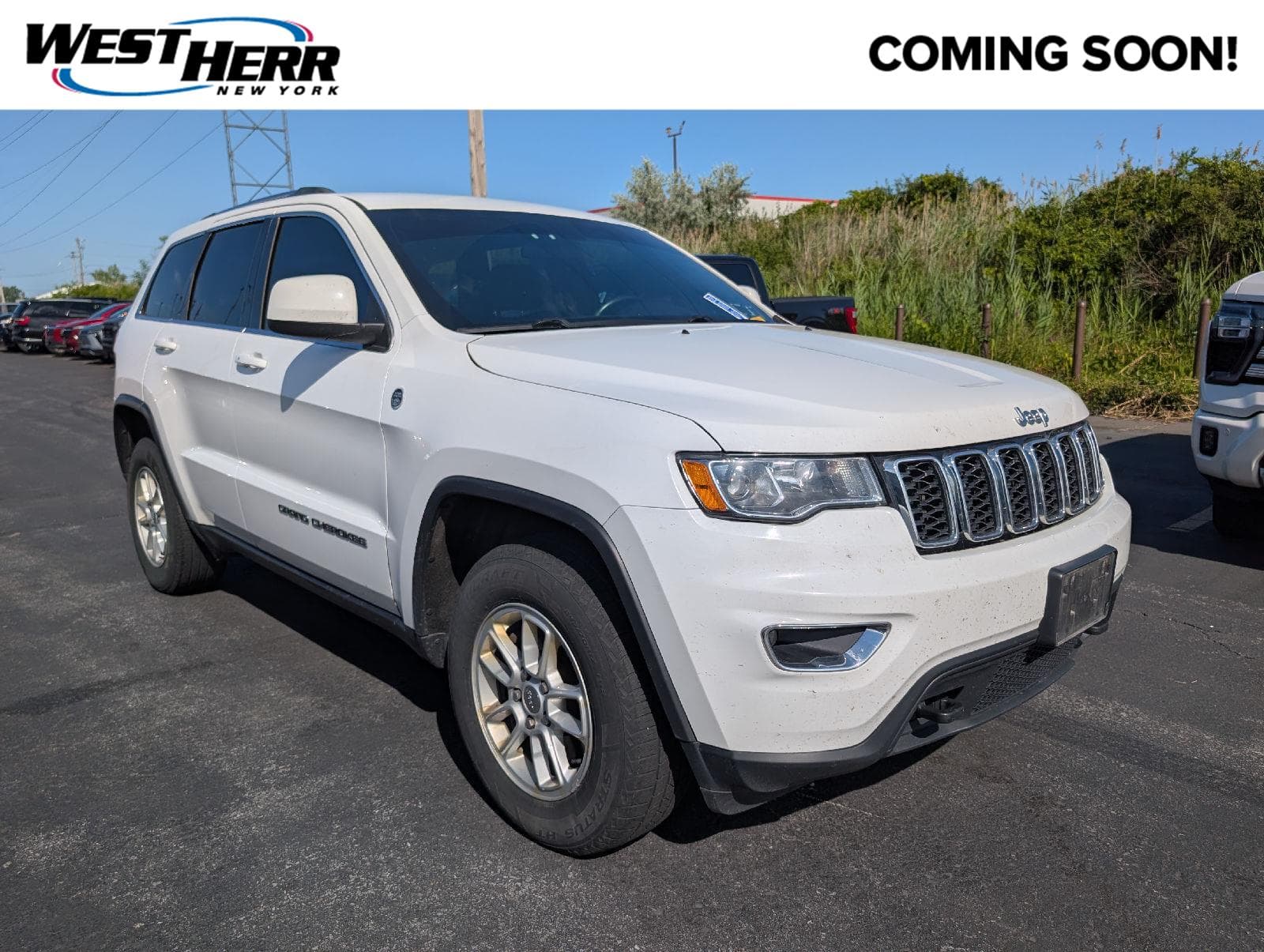 2019 Jeep Grand Cherokee Laredo E — photo 1 of 22