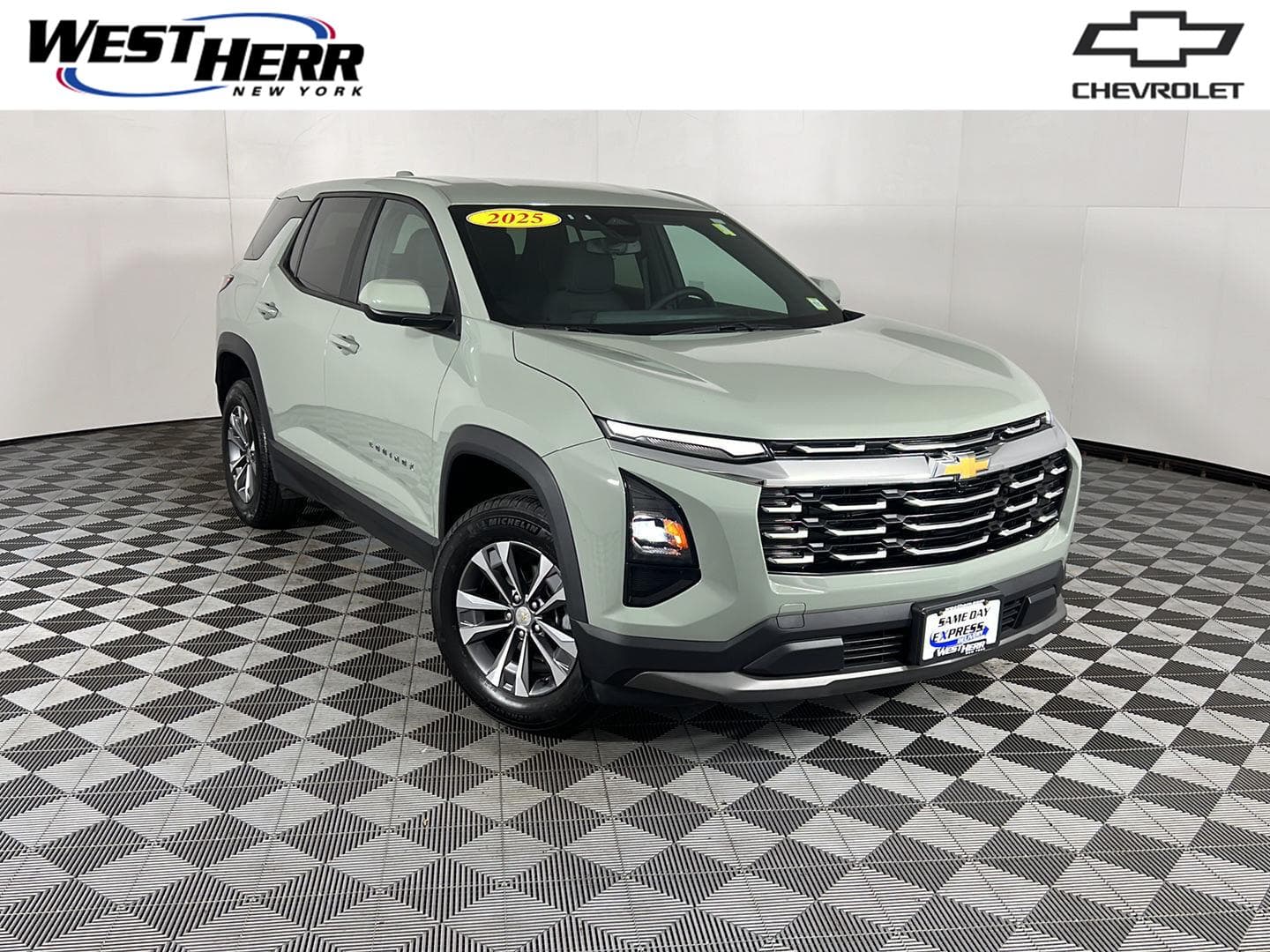 2025 Chevrolet Equinox AWD LT — photo 1 of 29