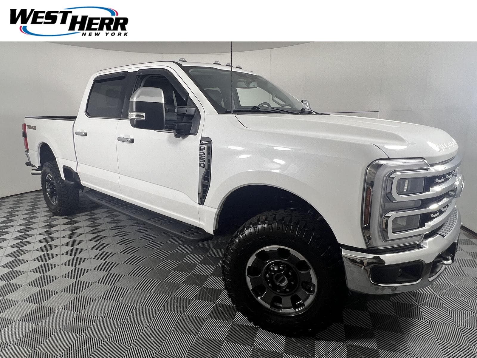2024 Ford Super Duty F-250 SRW Lariat — photo 1 of 24