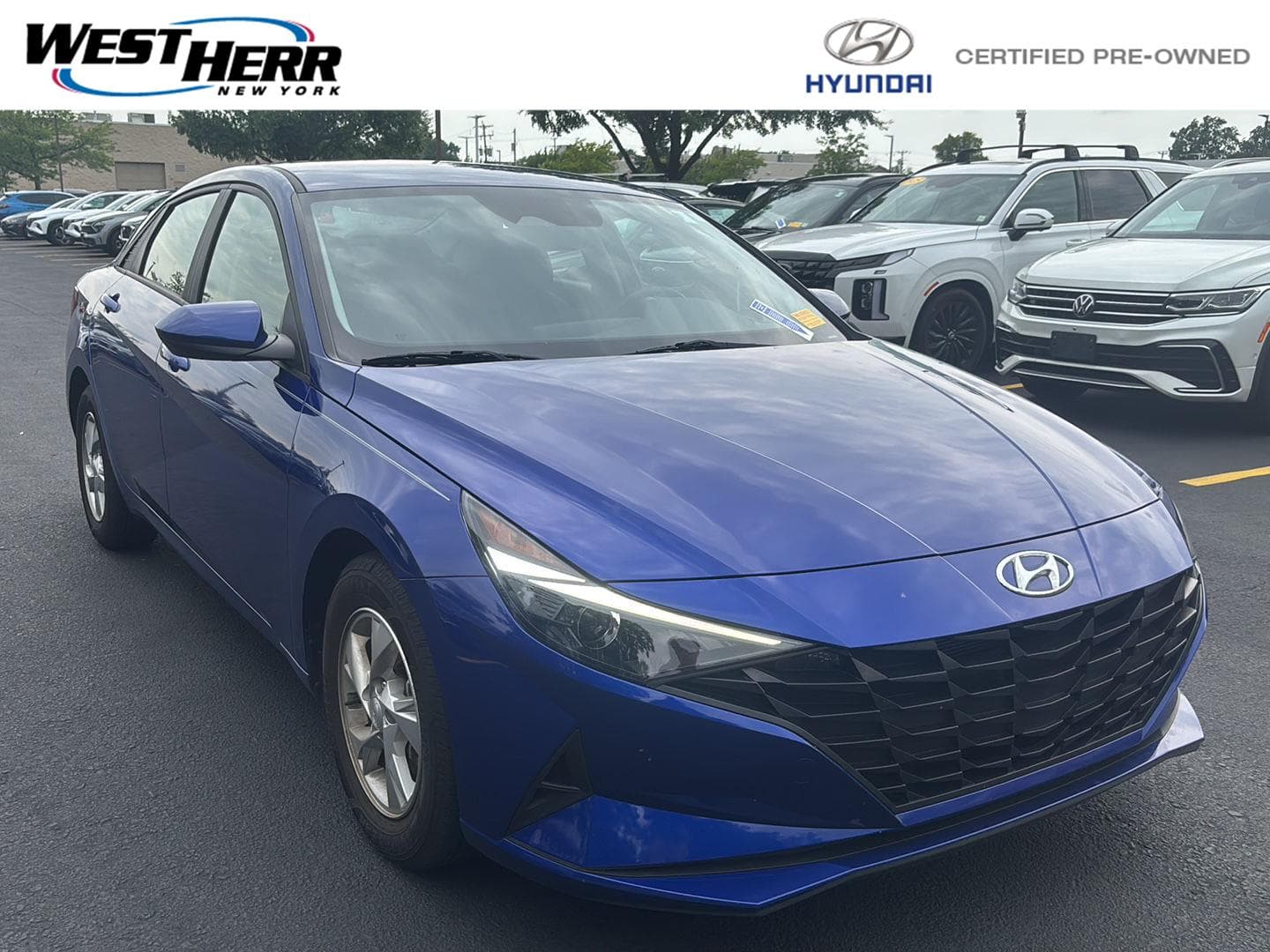 2023 Hyundai Elantra SE — photo 1 of 17