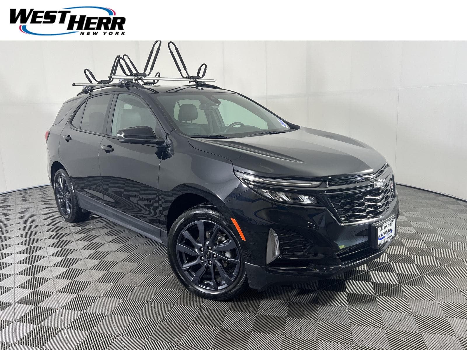 2024 Chevrolet Equinox RS — photo 1 of 29