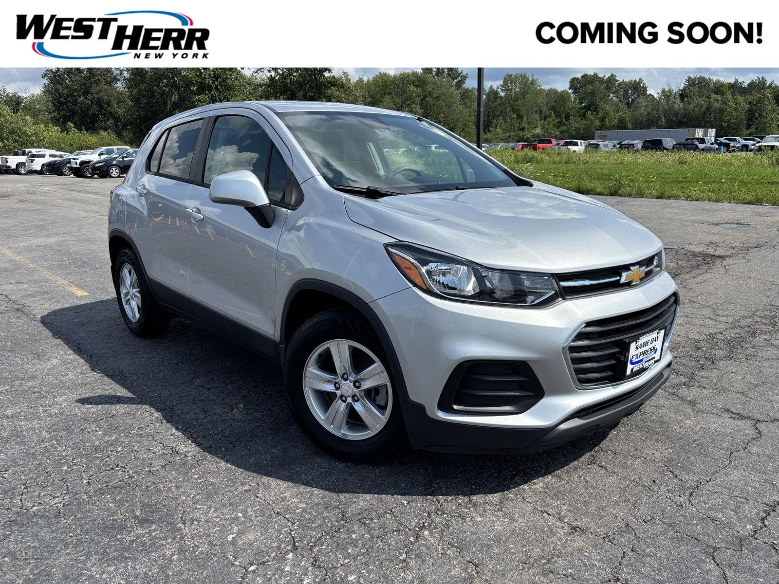 2019 Chevrolet Trax LS — photo 1 of 31