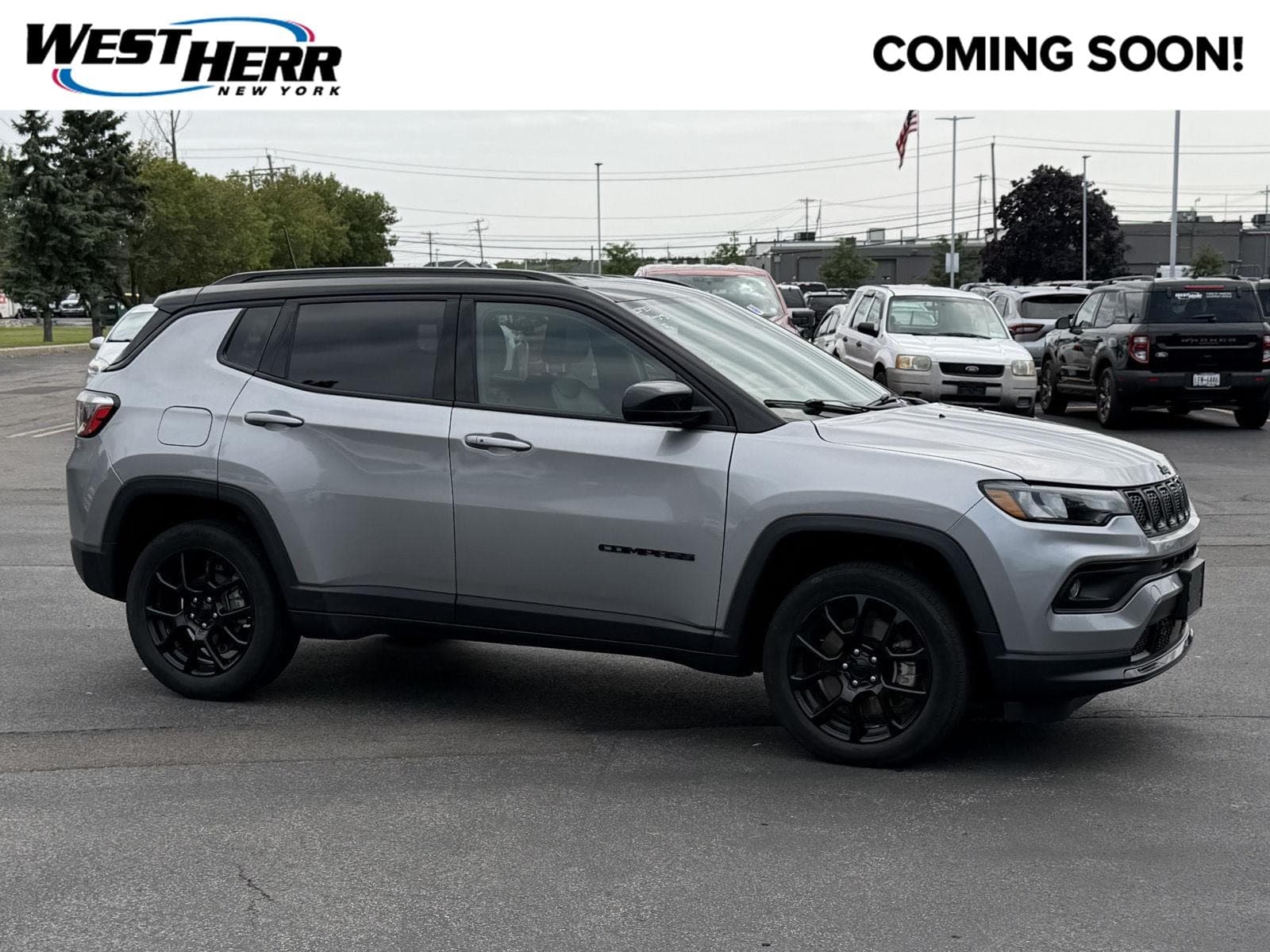 2023 Jeep Compass Altitude — photo 1 of 8
