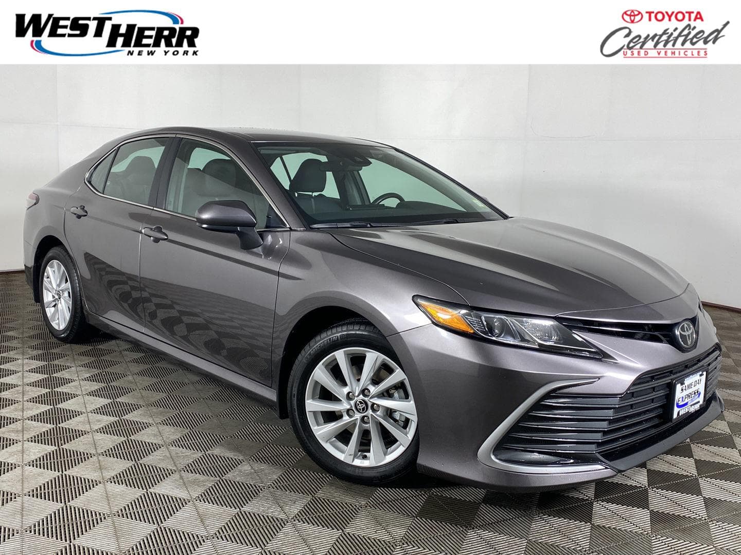 2024 Toyota Camry LE — photo 1 of 26