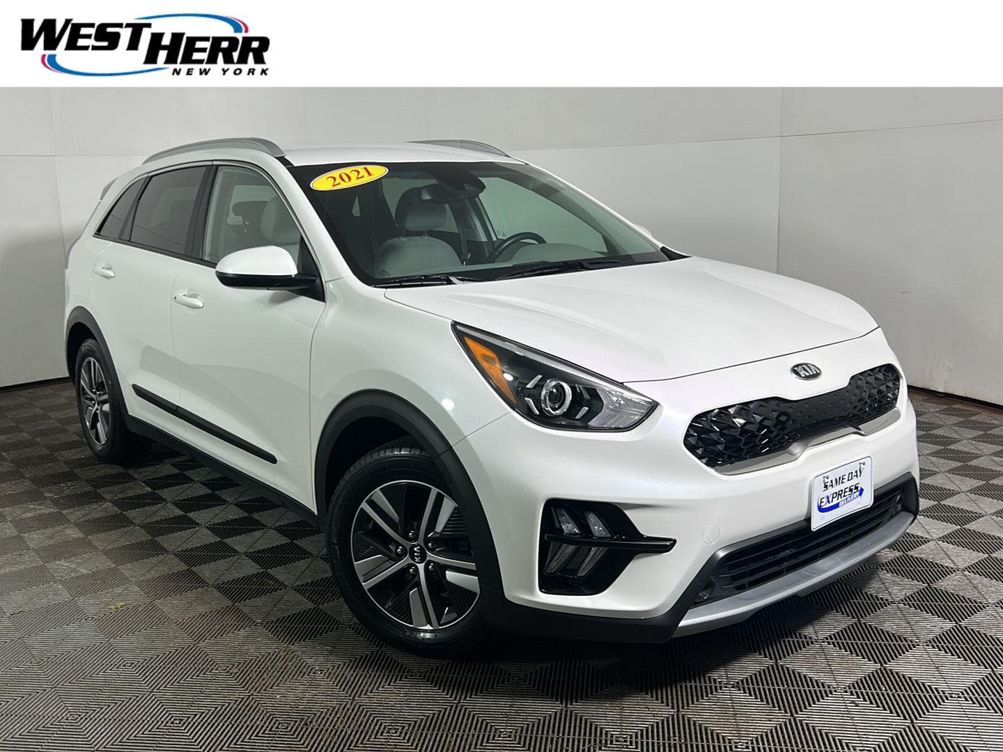 2021 Kia Niro Plug-In Hybrid LXS — photo 1 of 23