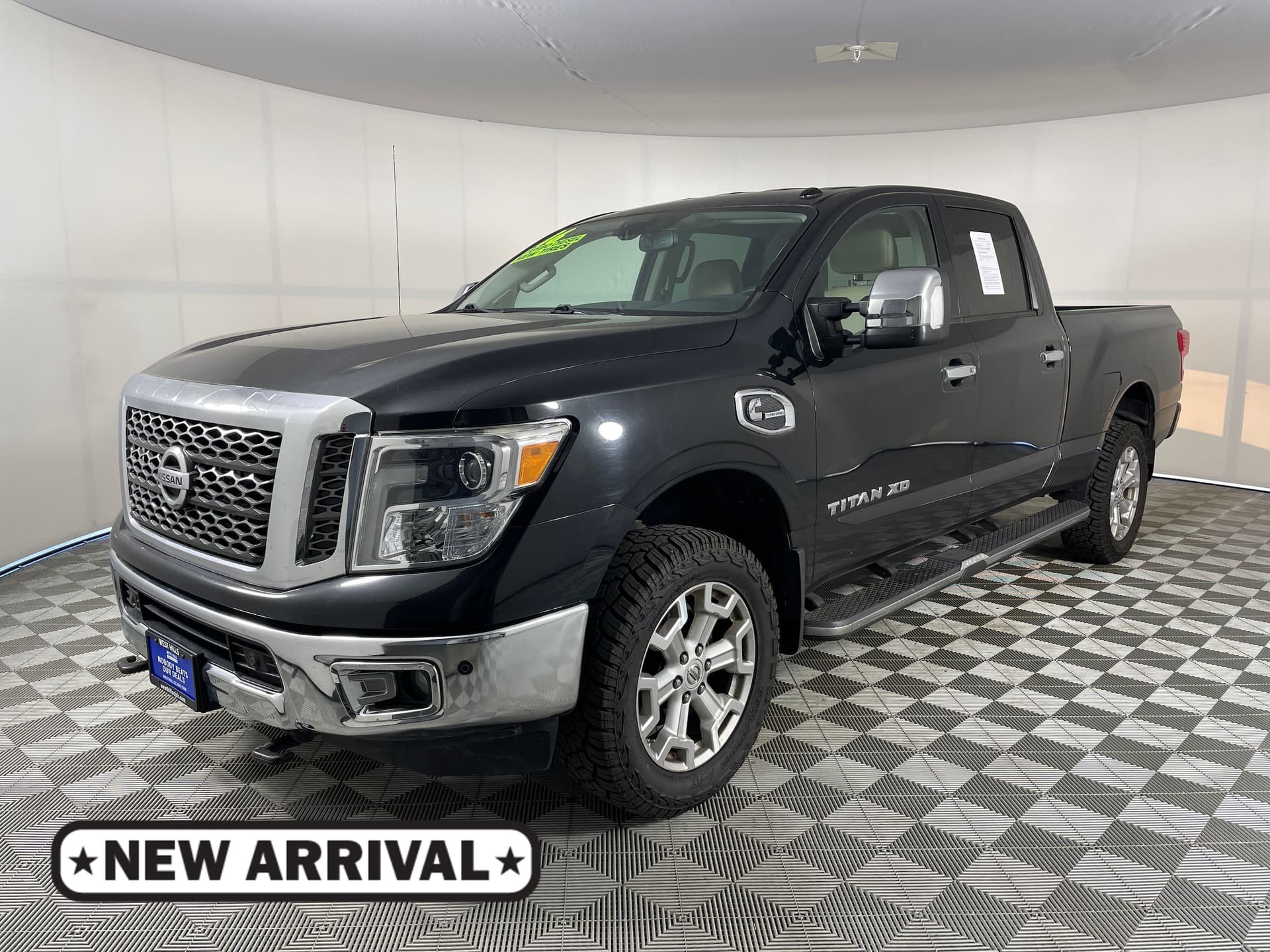 2016 Nissan Titan XD SL — photo 1 of 19