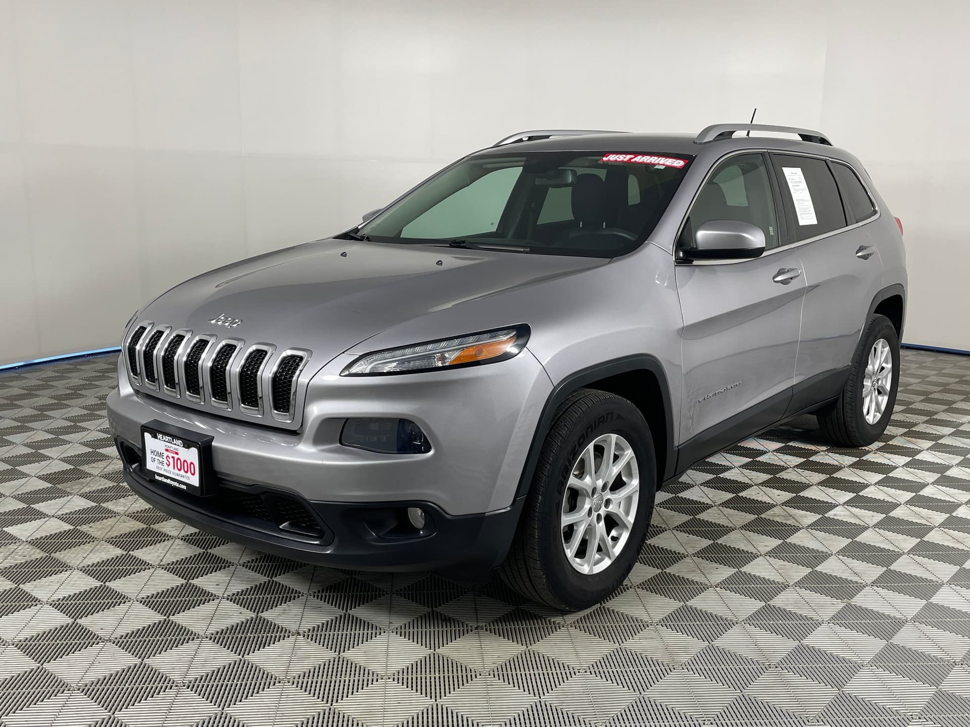 2018 Jeep Cherokee Latitude 4x4 — photo 1 of 27