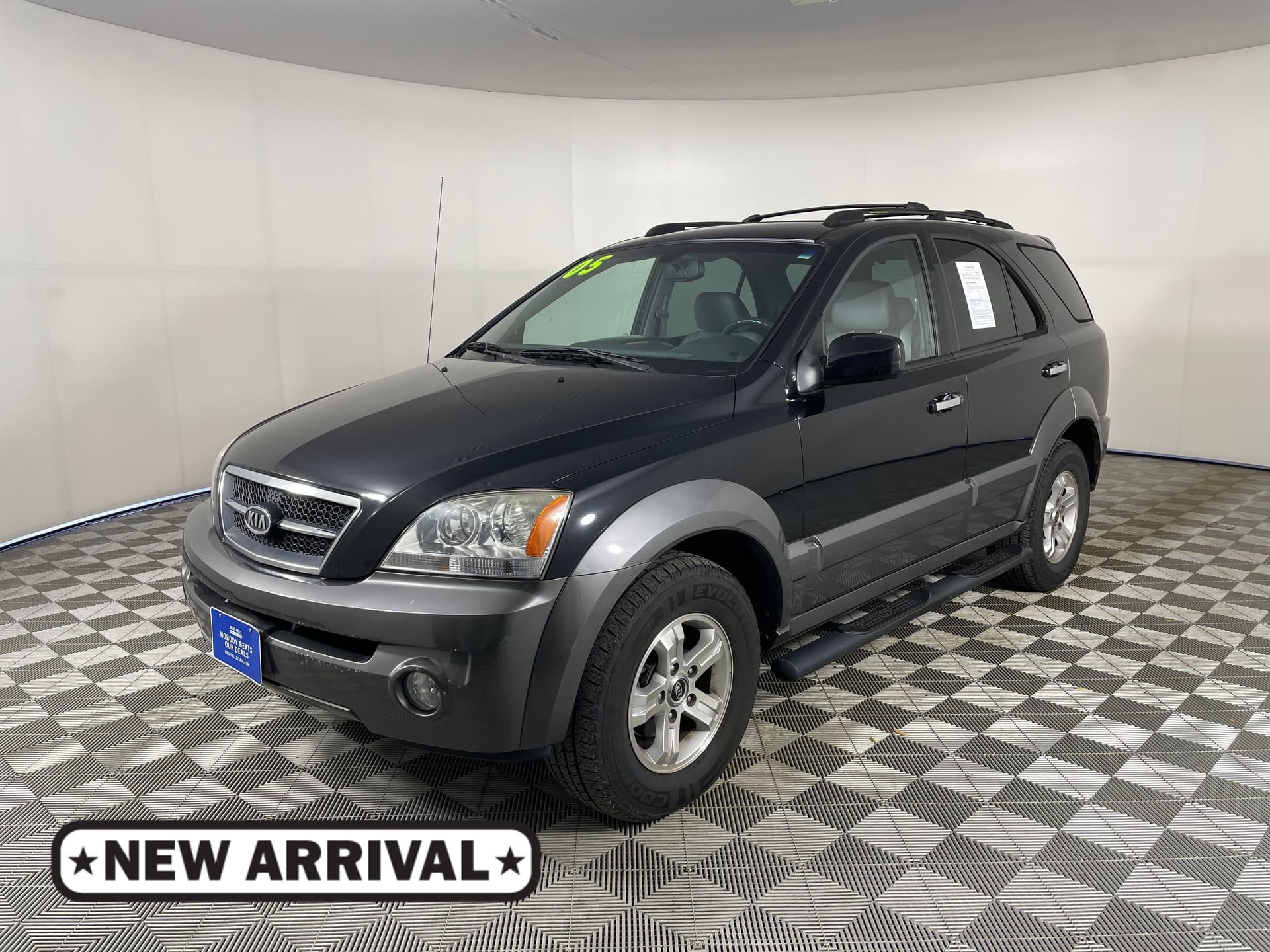 2005 Kia Sorento Base — photo 1 of 16