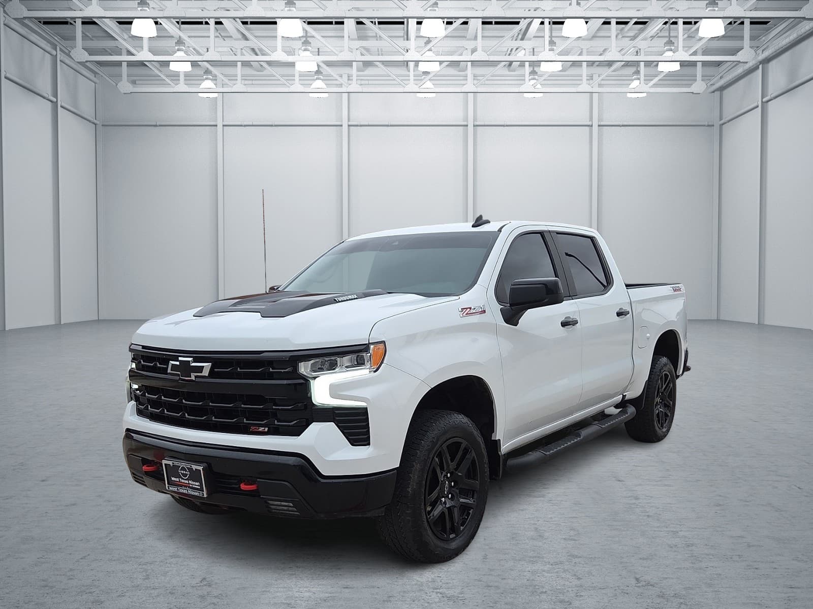 2025 Chevrolet Silverado 1500 Base — photo 1 of 20