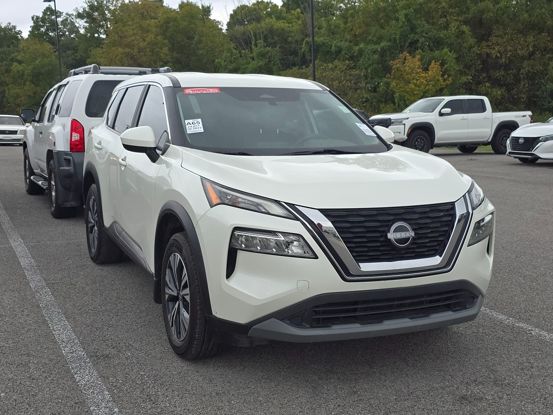 2023 Nissan Rogue SV — photo 1 of 9