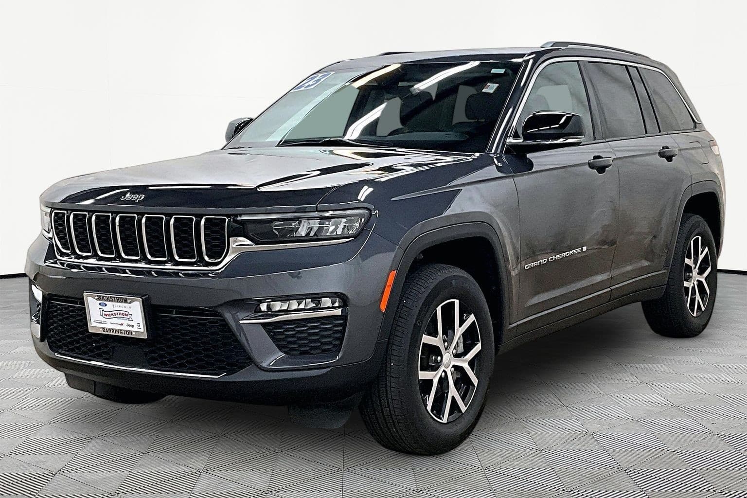 2023 Jeep Grand Cherokee Limited — photo 1 of 35