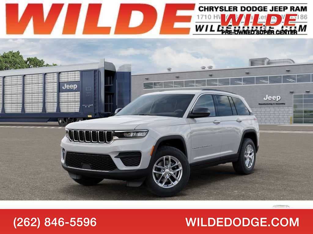 2025 Jeep Grand Cherokee Laredo — photo 1 of 51