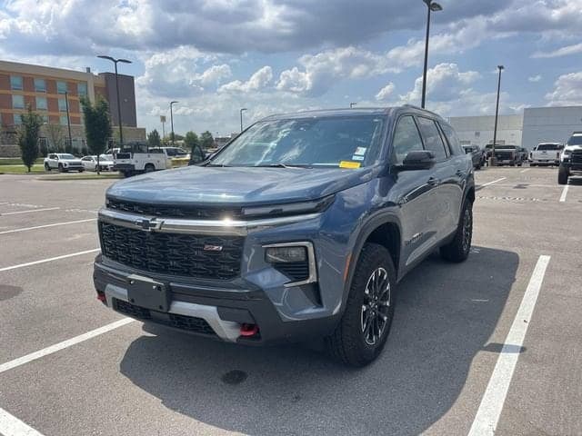 2025 Chevrolet Traverse AWD Z71 — photo 1 of 2