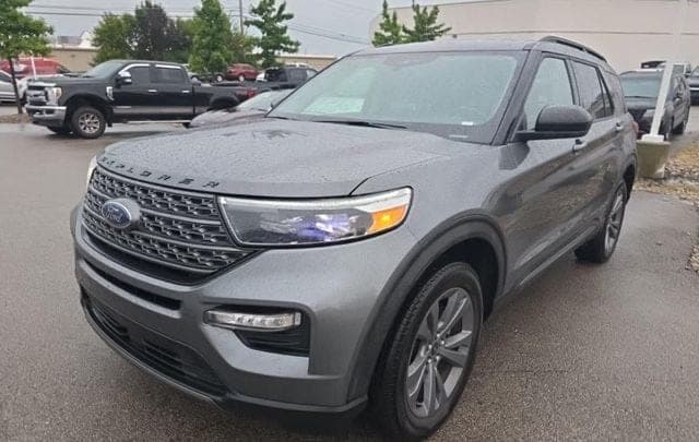 2023 Ford Explorer XLT — photo 1 of 3