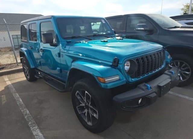 2024 Jeep Wrangler Sport — photo 1 of 4