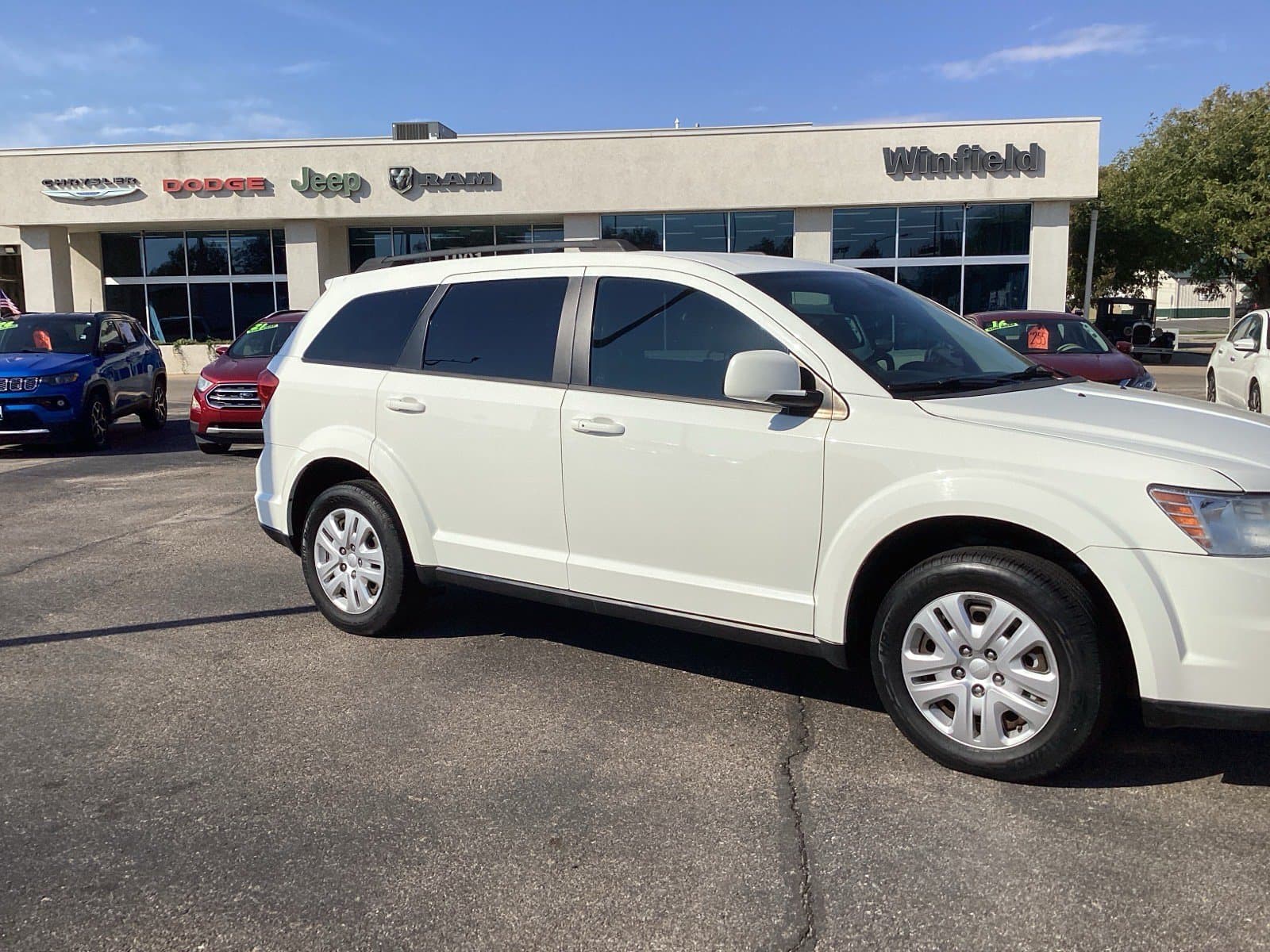 2018 Dodge Journey SXT — photo 1 of 17