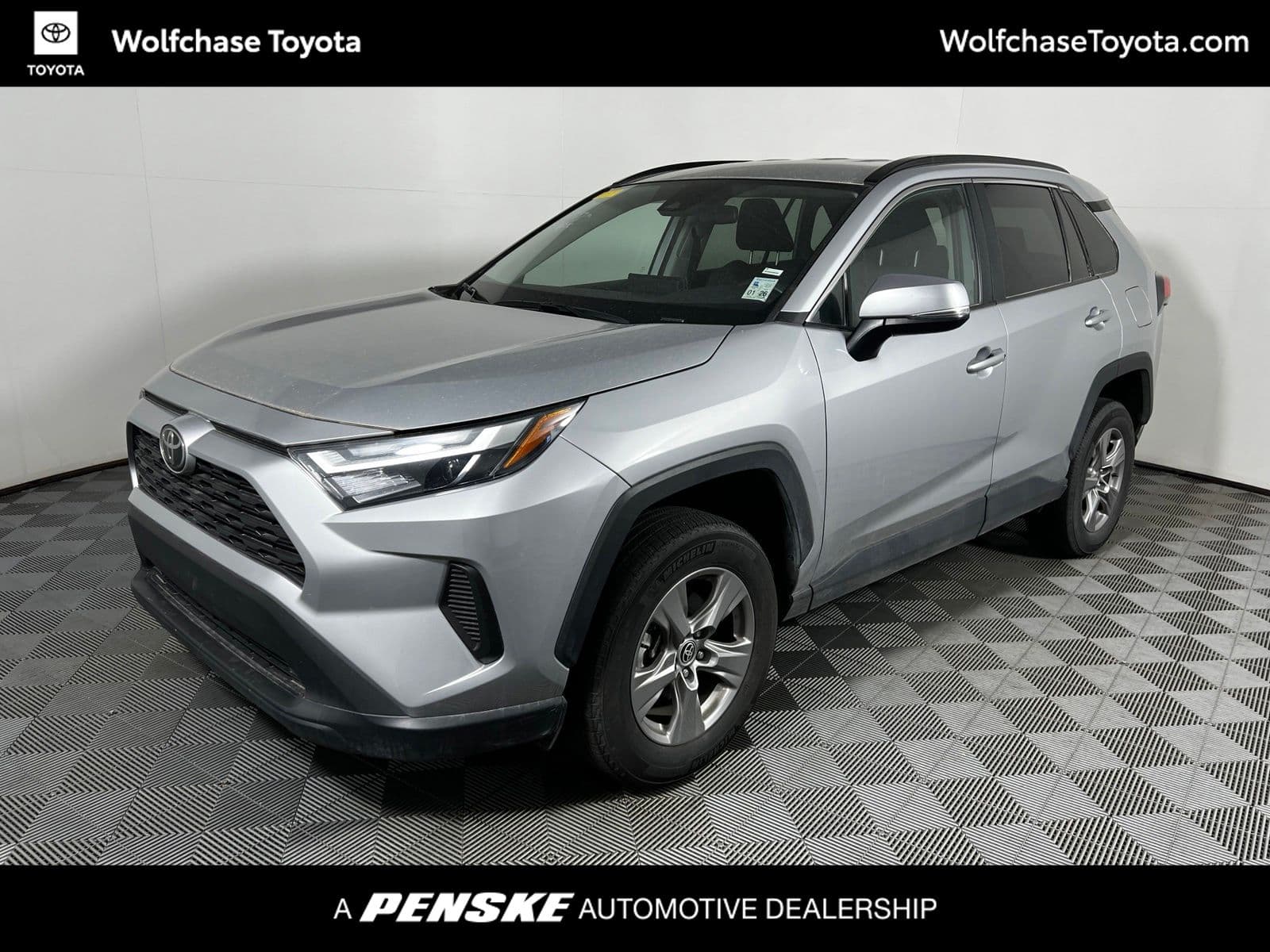 2025 Toyota RAV4 XLE — photo 1 of 8