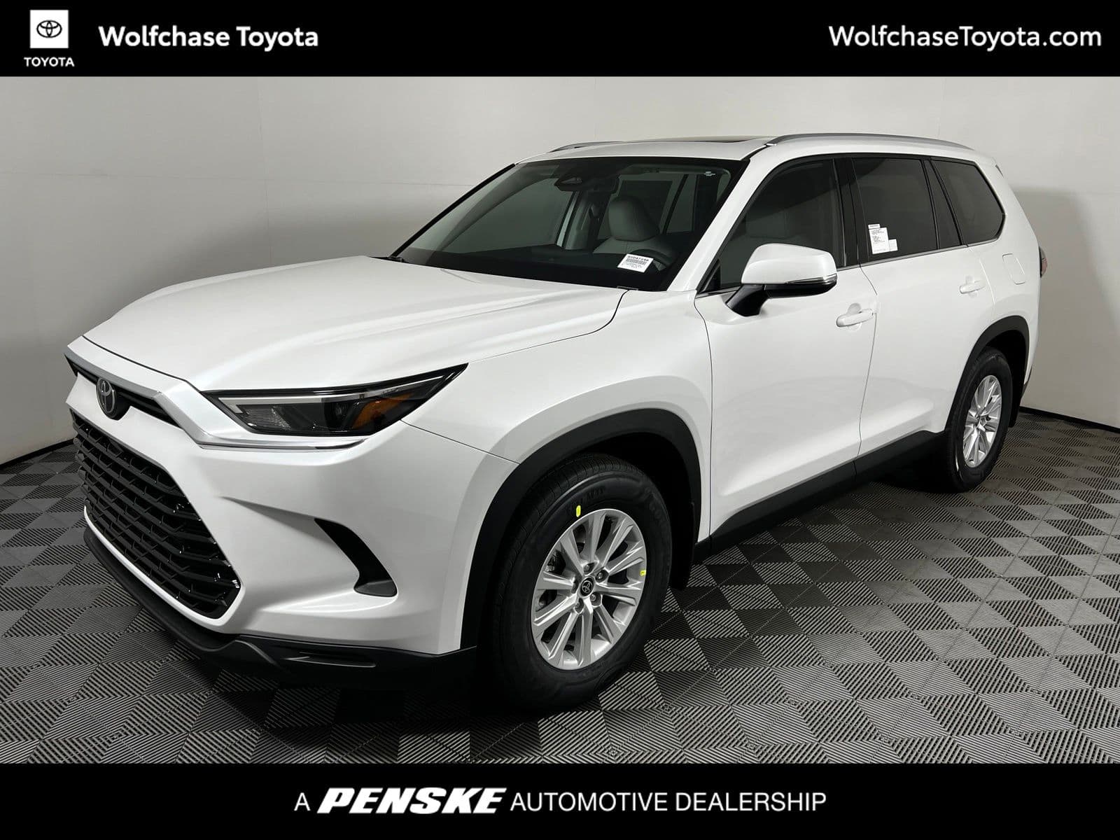2025 Toyota Grand Highlander XLE — photo 1 of 8