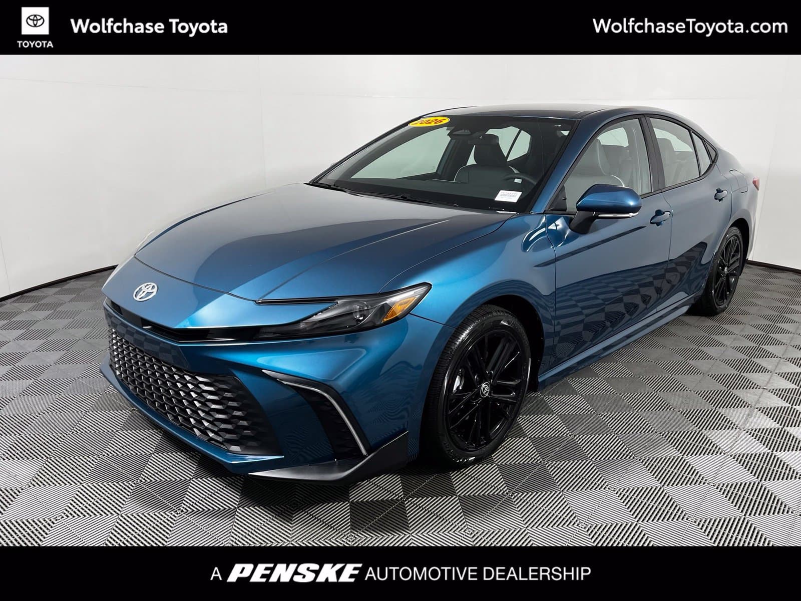 2026 Toyota Camry SE — photo 1 of 25