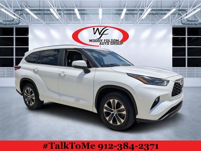 2023 Toyota Highlander XLE — photo 1 of 28
