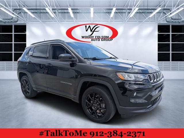 2025 Jeep Compass Latitude — photo 1 of 28