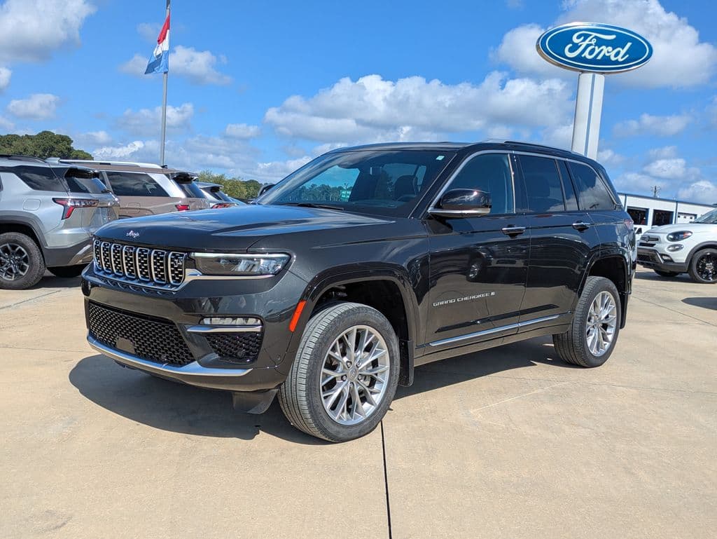2024 Jeep Grand Cherokee Summit — photo 1 of 17