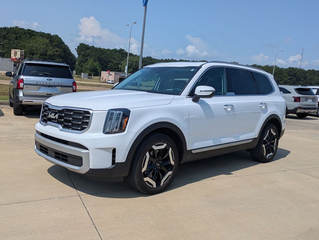 2025 Kia Telluride S — photo 1 of 18