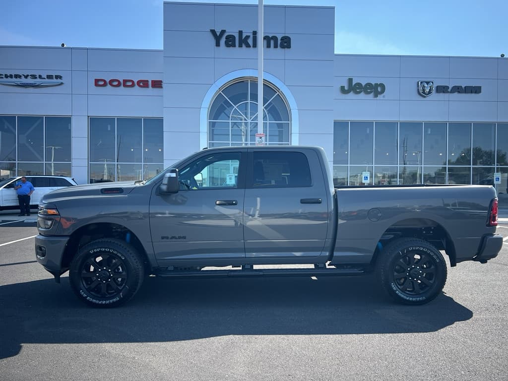 2026 RAM 2500 BIG HORN CREW CAB 4X4 6'4 BOX — photo 1 of 36