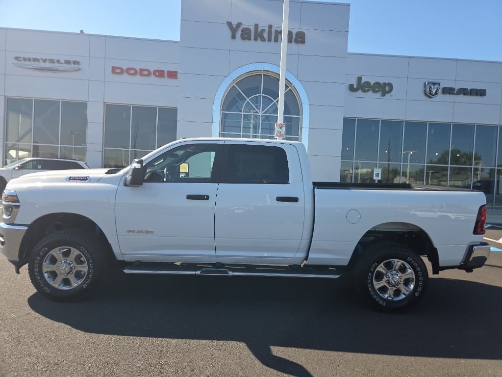 2026 RAM 2500 BIG HORN CREW CAB 4X4 6'4 BOX — photo 1 of 40