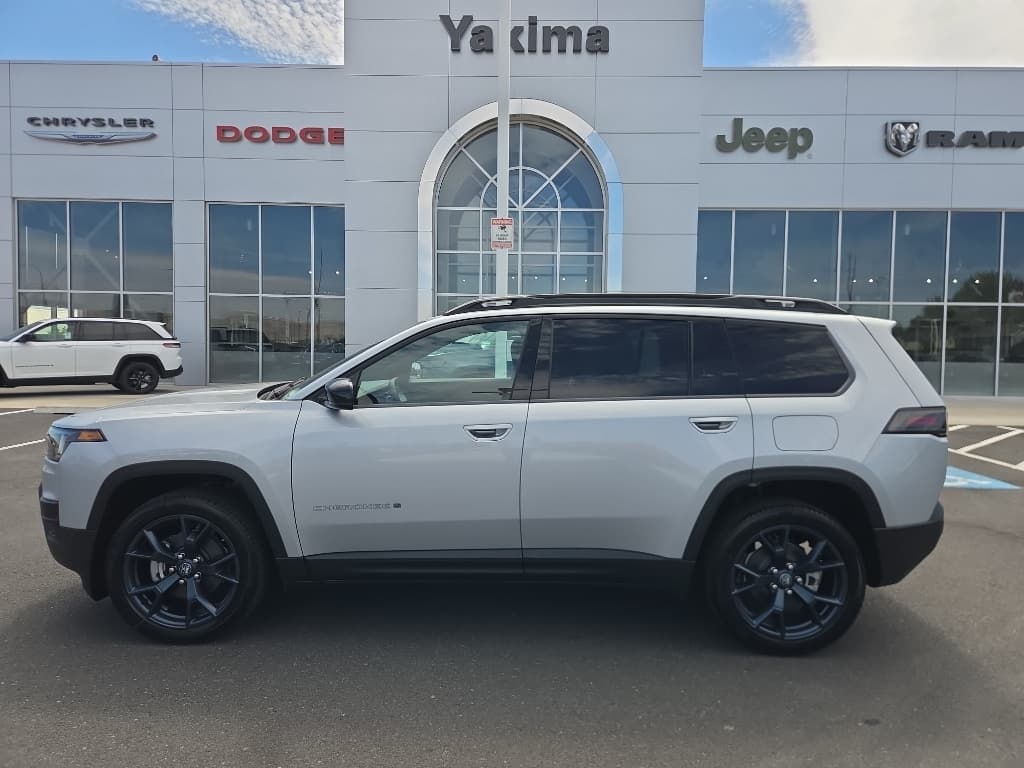 2026 Jeep Cherokee 85TH ANNIVERSARY EDITION 4X4 — photo 1 of 40