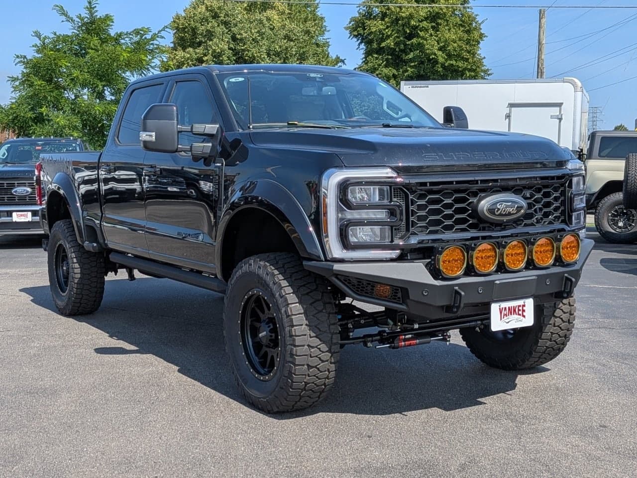 2026 Ford Super Duty F-250 SRW LARIAT — photo 1 of 37