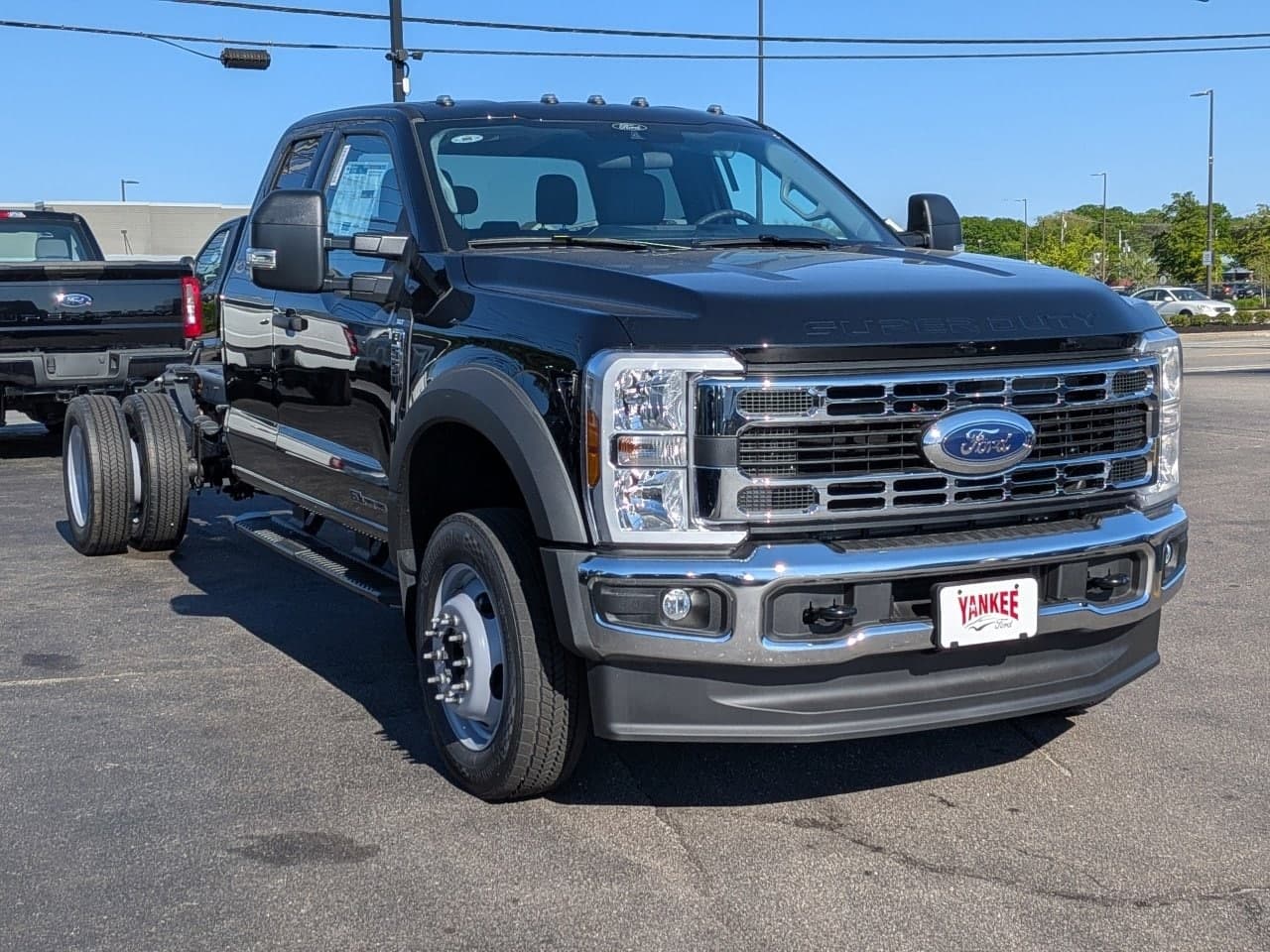 2026 Ford F-550 DRW Super Duty Chassis XLT SuperCab 192 4WD — photo 1 of 30