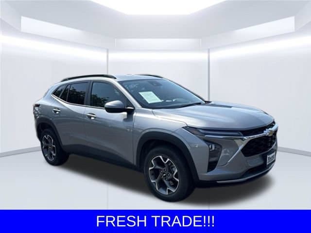 2025 Chevrolet Trax LT — photo 1 of 5